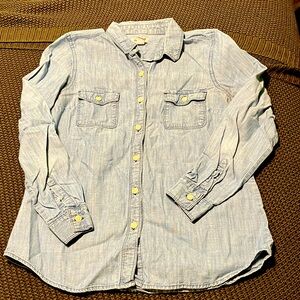 Old Navy Chambray Shirt, EUC